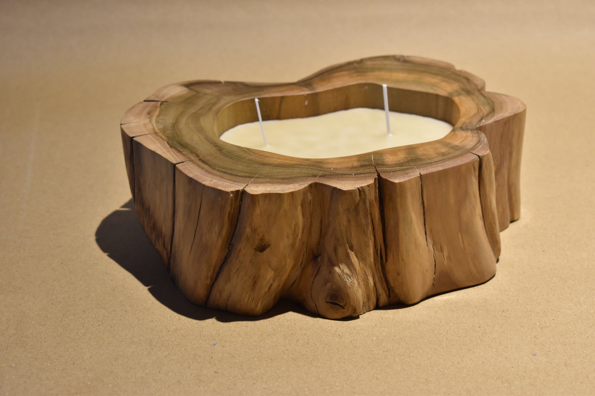Teak wood candle scented