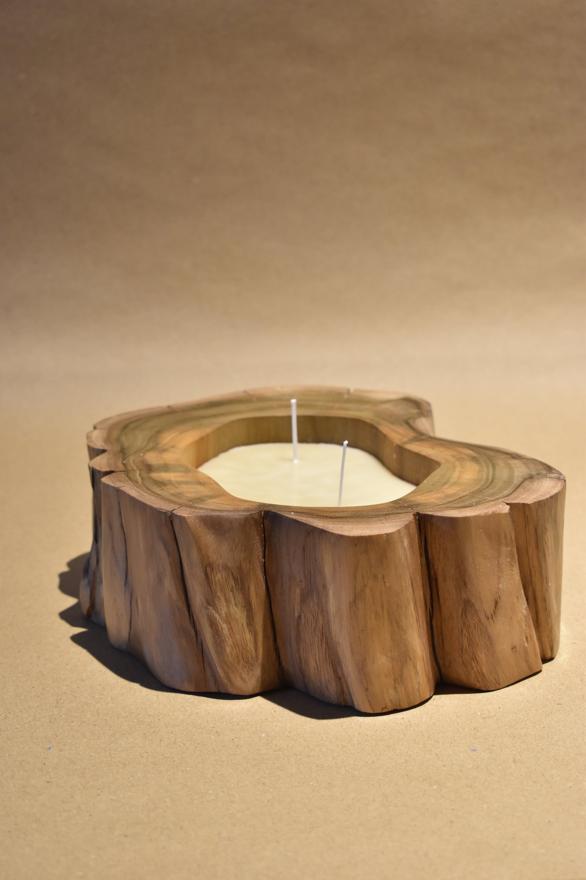 Teak wood candle scented