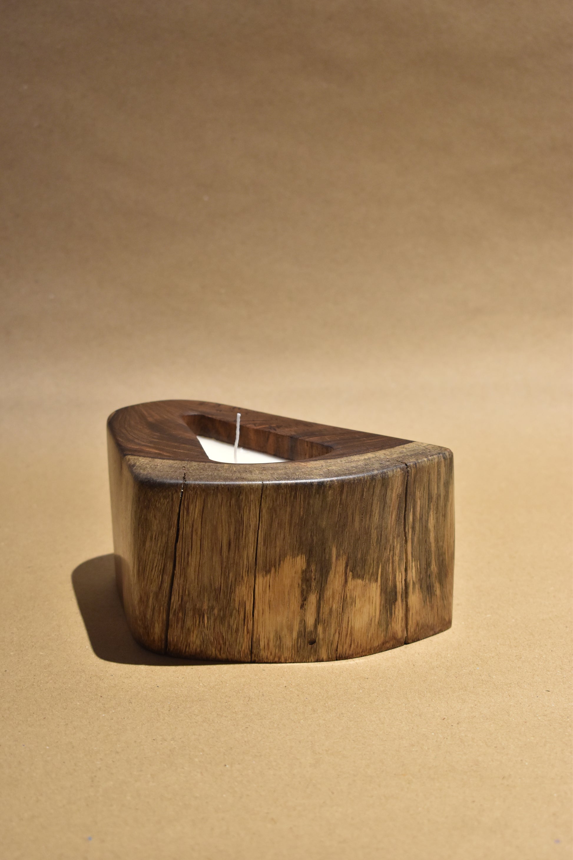 Walnut wood candle with Atlantic breeze
