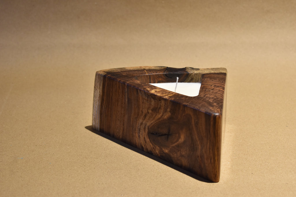 Walnut wood candle with Atlantic breeze  fragrance