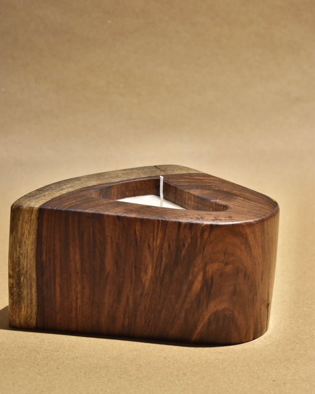Walnut Wood Candle with Atlantic Breeze