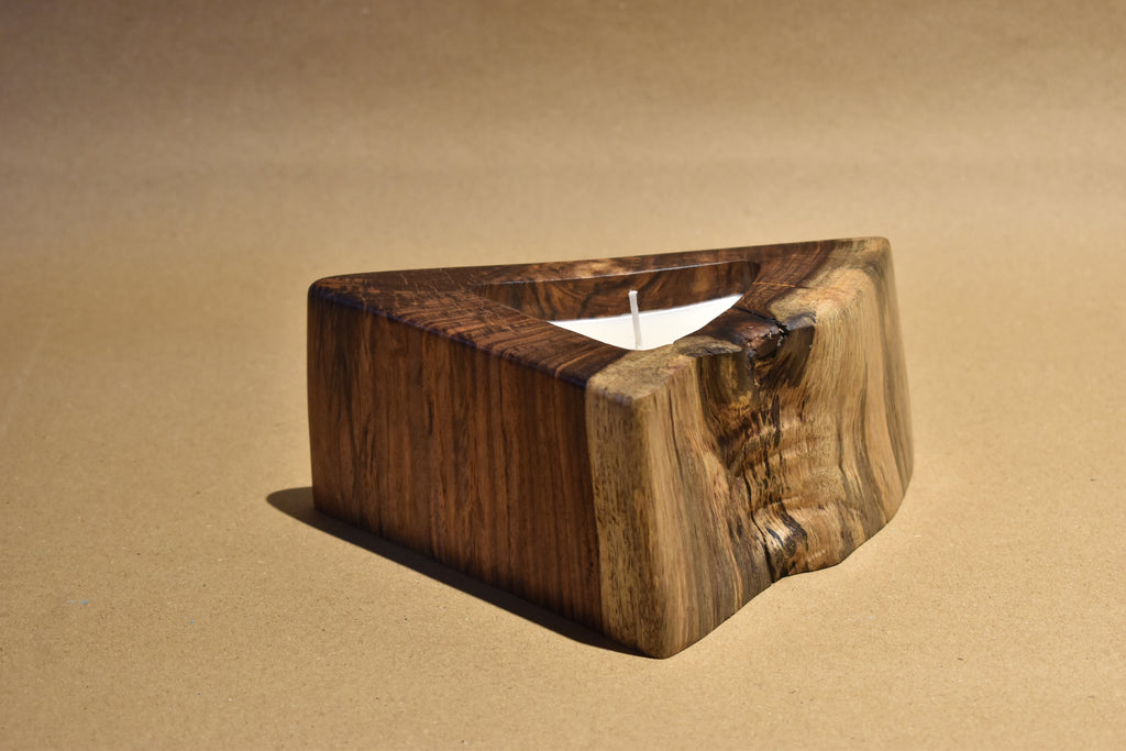 Walnut wood candle with Atlantic breeze  fragrance