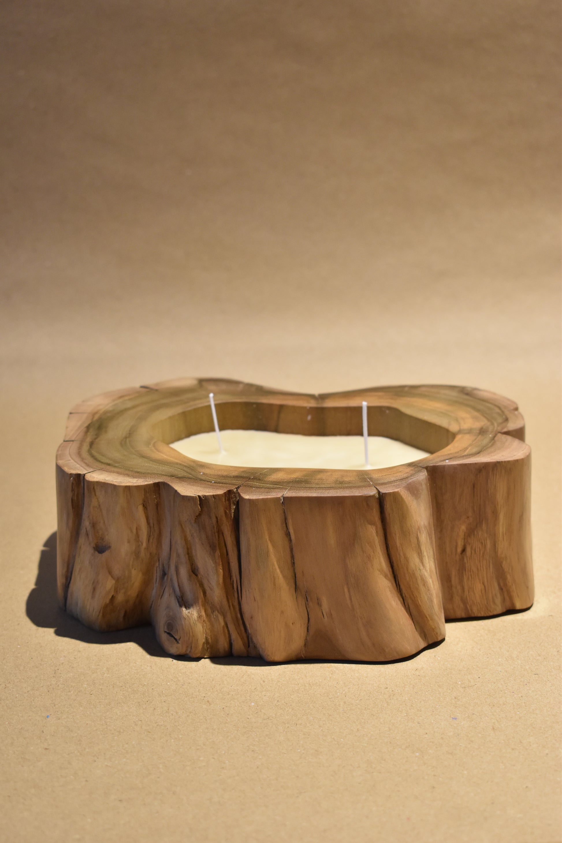 Teak wood candle scented