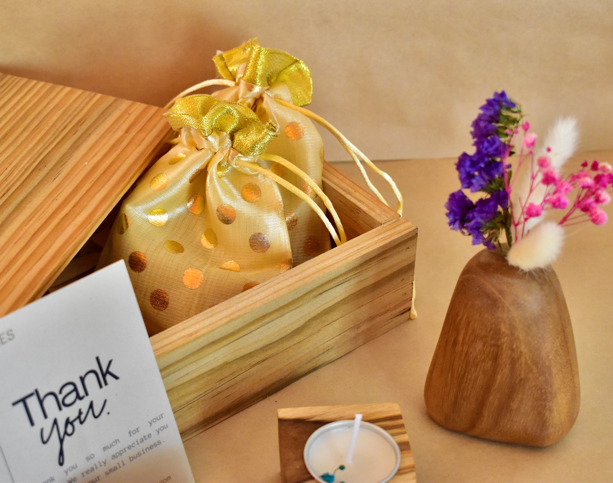 ✨ Customised Wooden Gift Hamper ✨