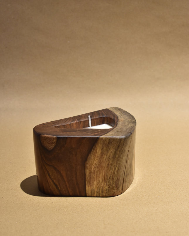 Walnut Wood Candle with Atlantic Breeze