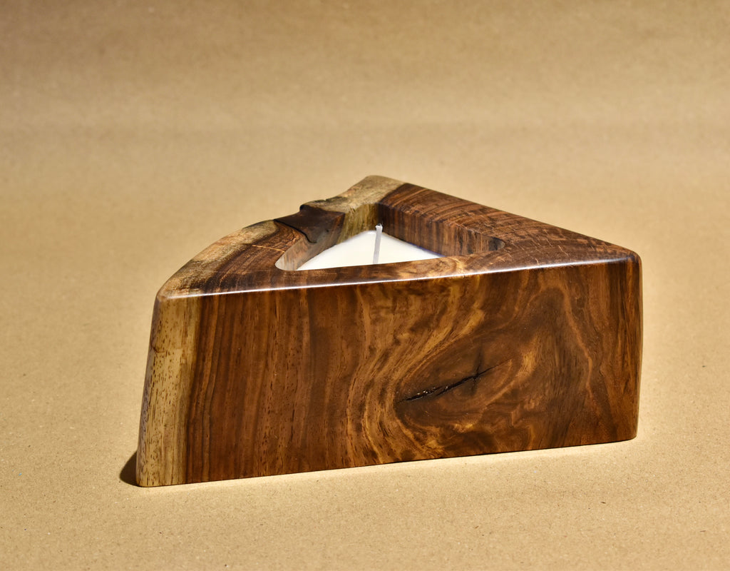 Walnut wood candle with Atlantic breeze  fragrance