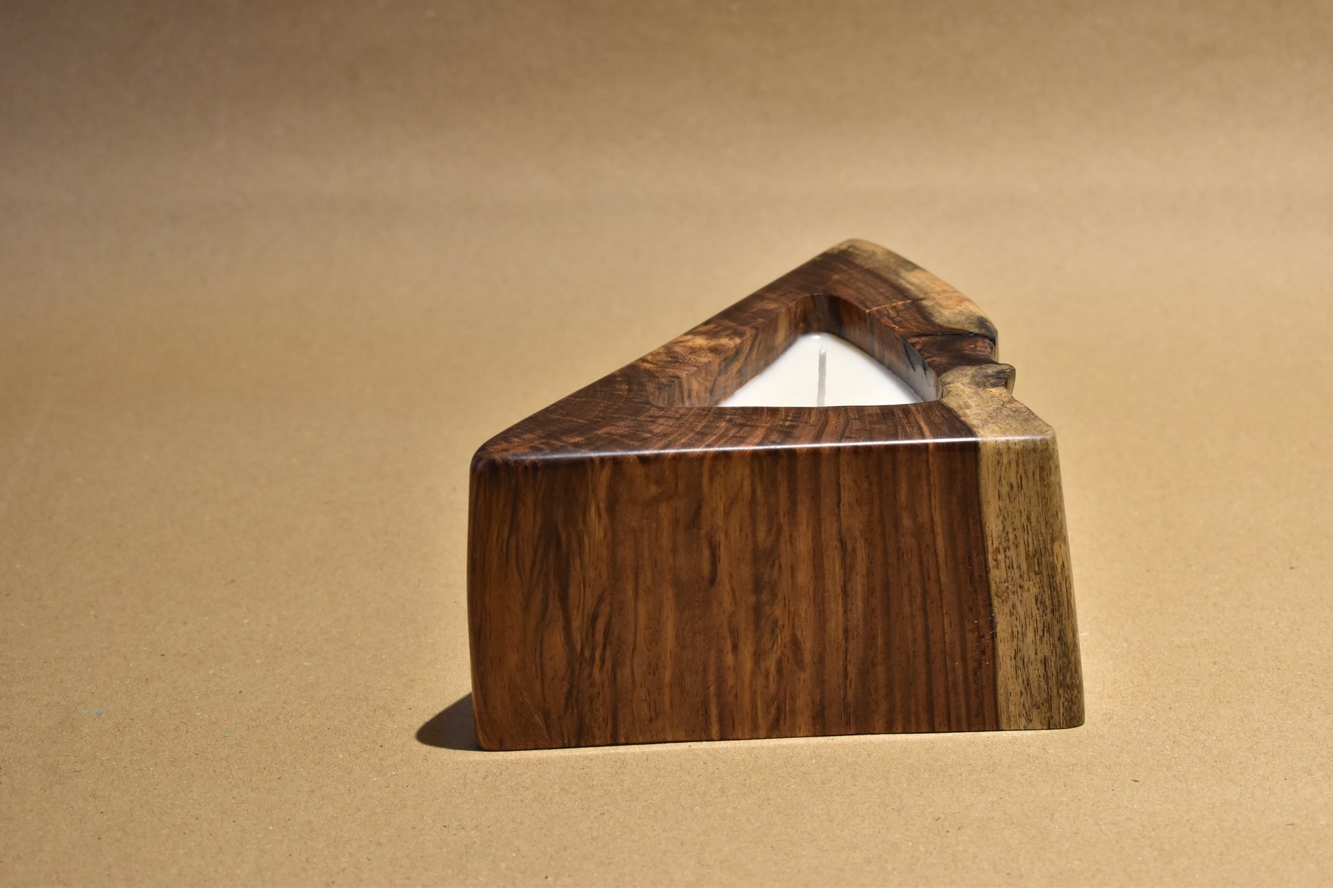 Walnut wood candle with Atlantic breeze  fragrance