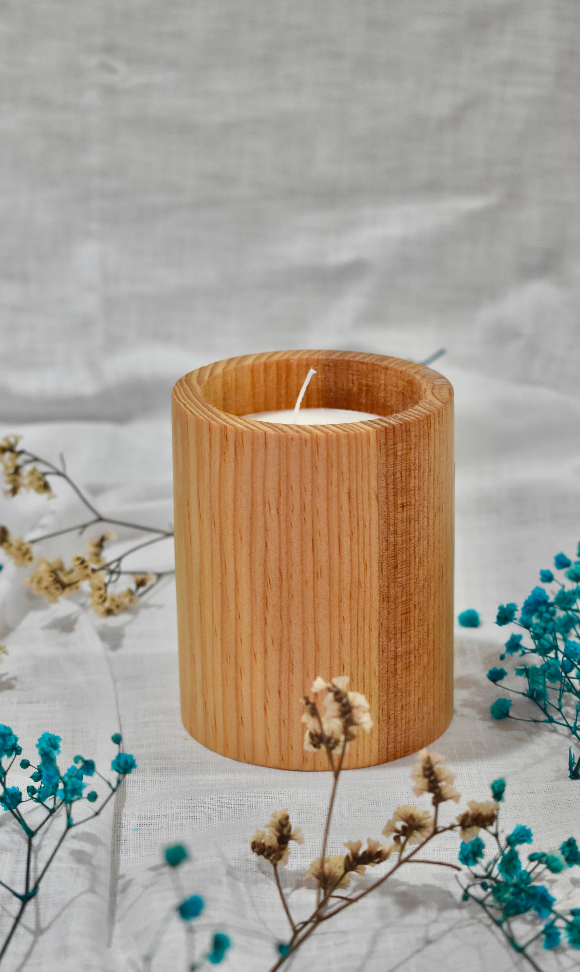 Pine Wood Candle Turkish Rose