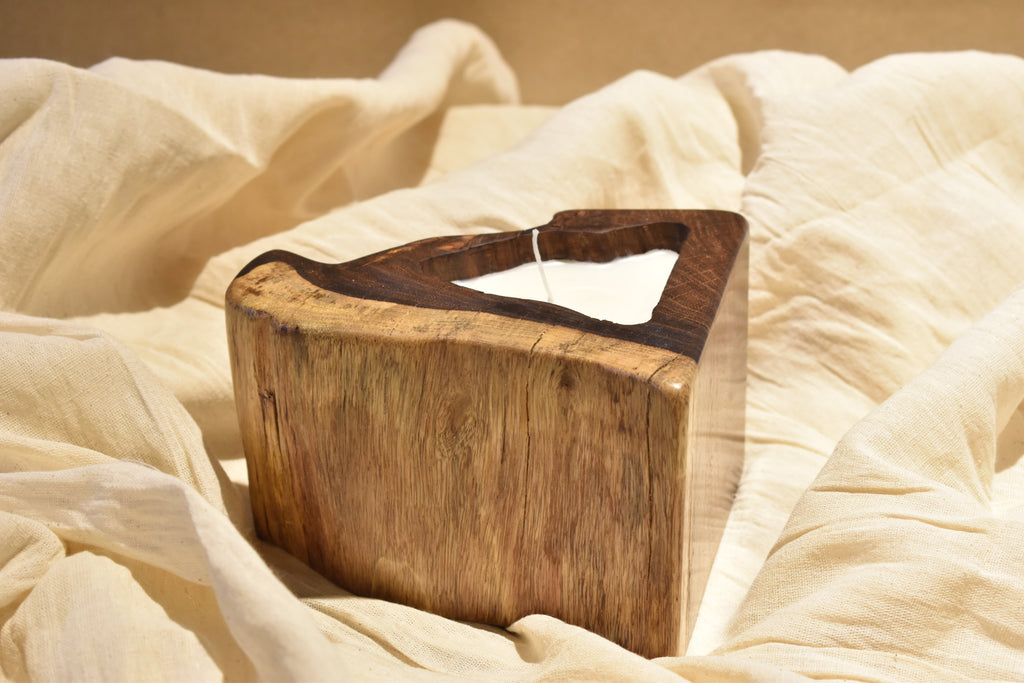 Walnut wood Candle with Antlantic Breeze fragrance