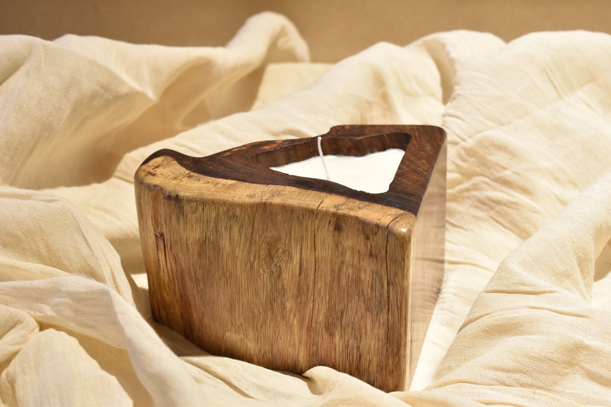 Walnut Candle with Antlantic Breeze fragrance