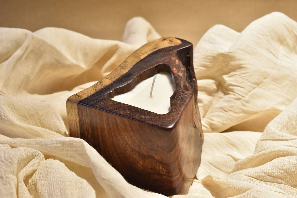 Walnut wood Candle with Antlantic Breeze fragrance